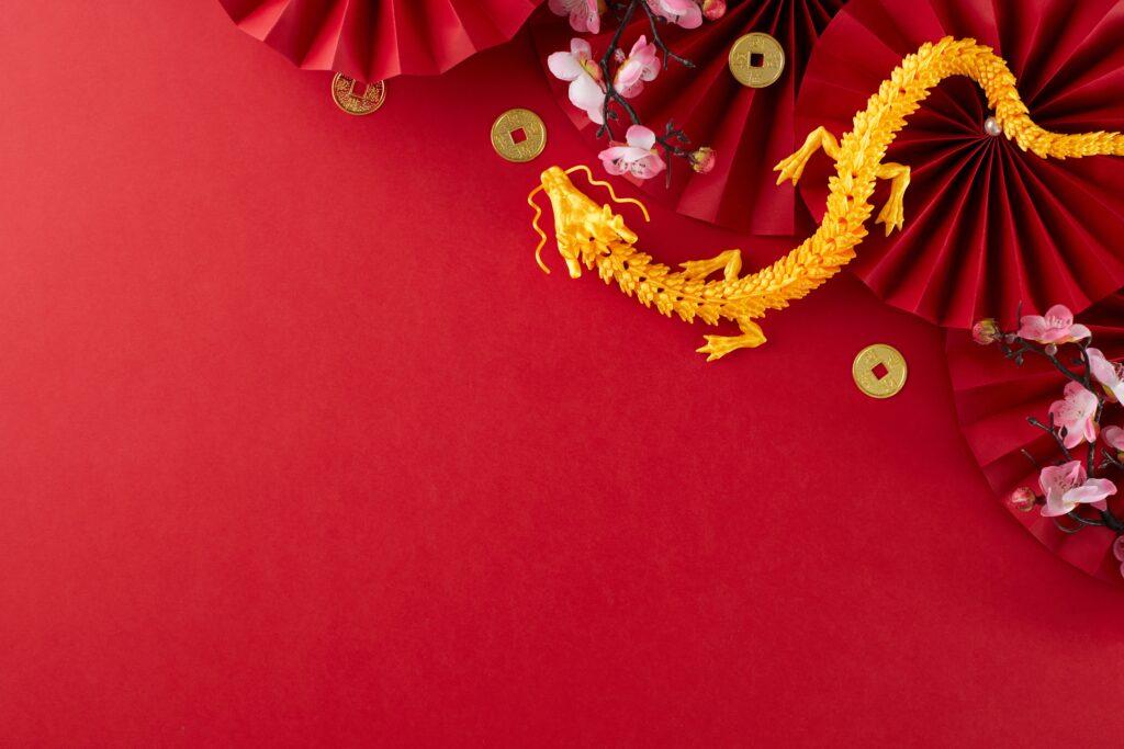 Tarjeta año nuevo chino color rojo con dragón
